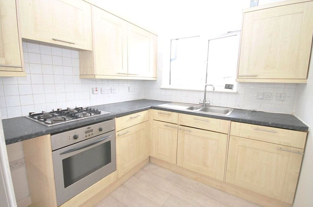 Property photo 2 of 7 Kitchen