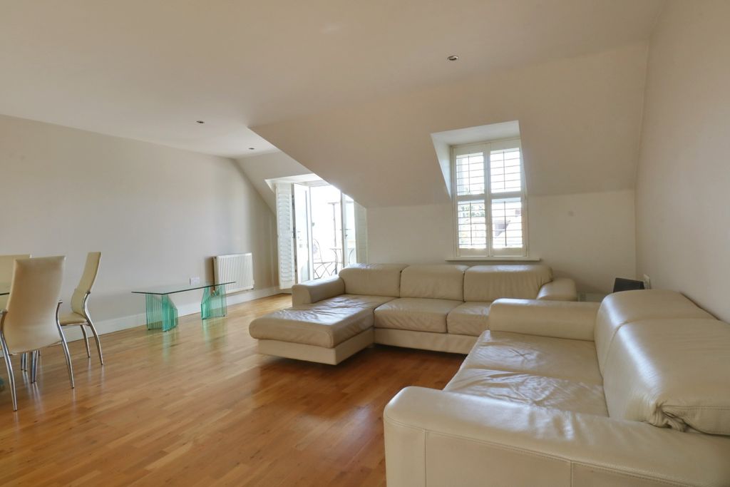 Property photo 2 of 15 2410043