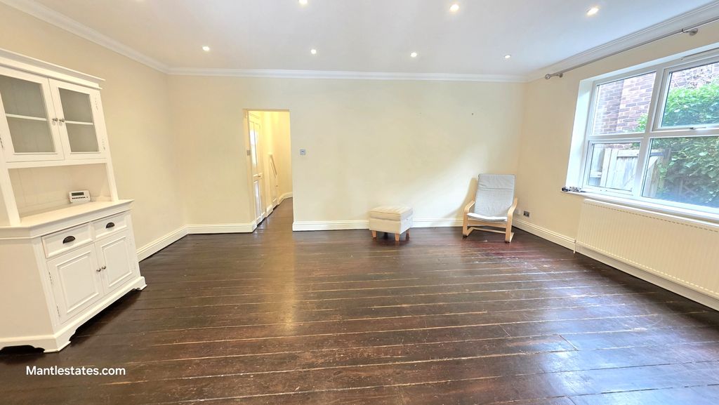 Property photo 2 of 15 Lounge
