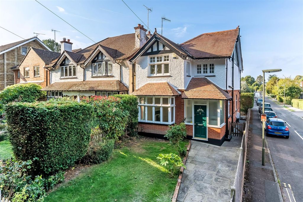 Property photo 1 of 12 8-Reigate-Road-2.Jpg