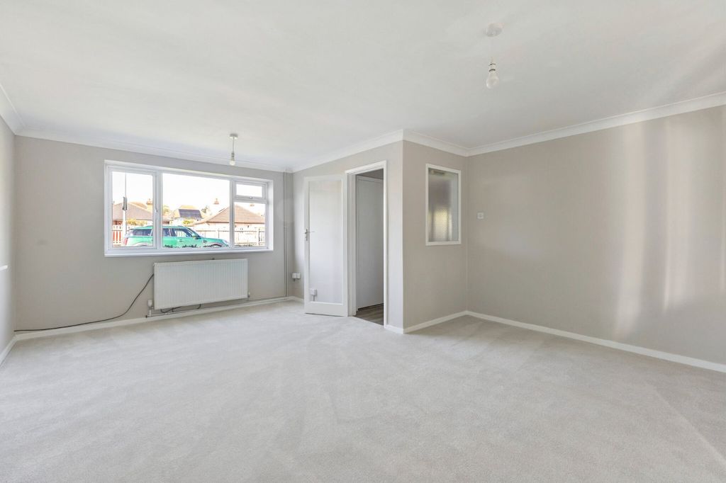 Property photo 2 of 22 Picture No. 16