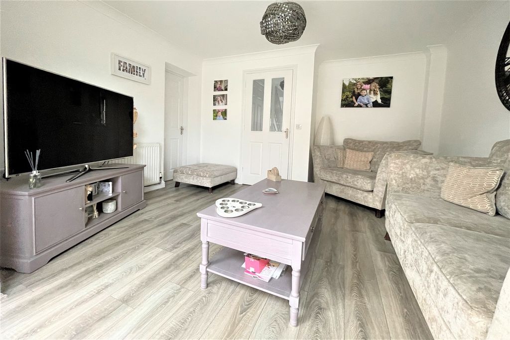 Property photo 3 of 18 Photo 8