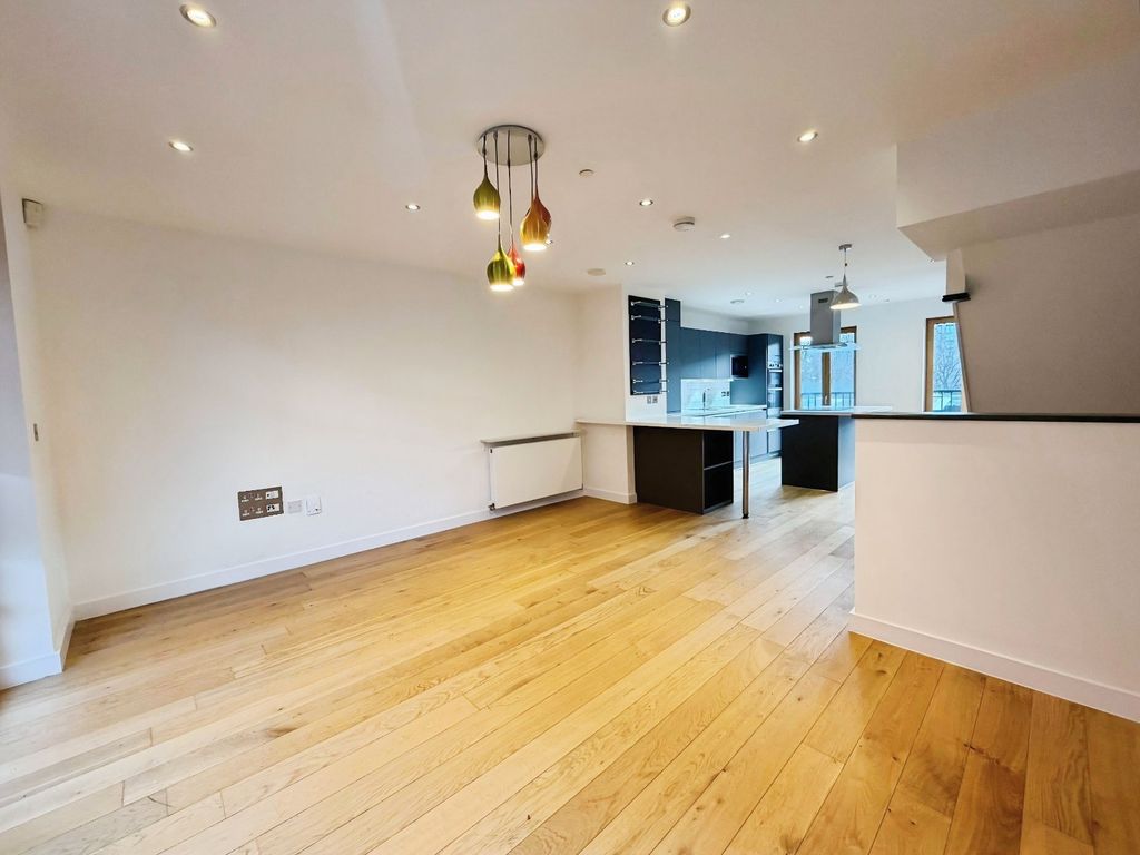 Property photo 3 of 18 Picture No. 27