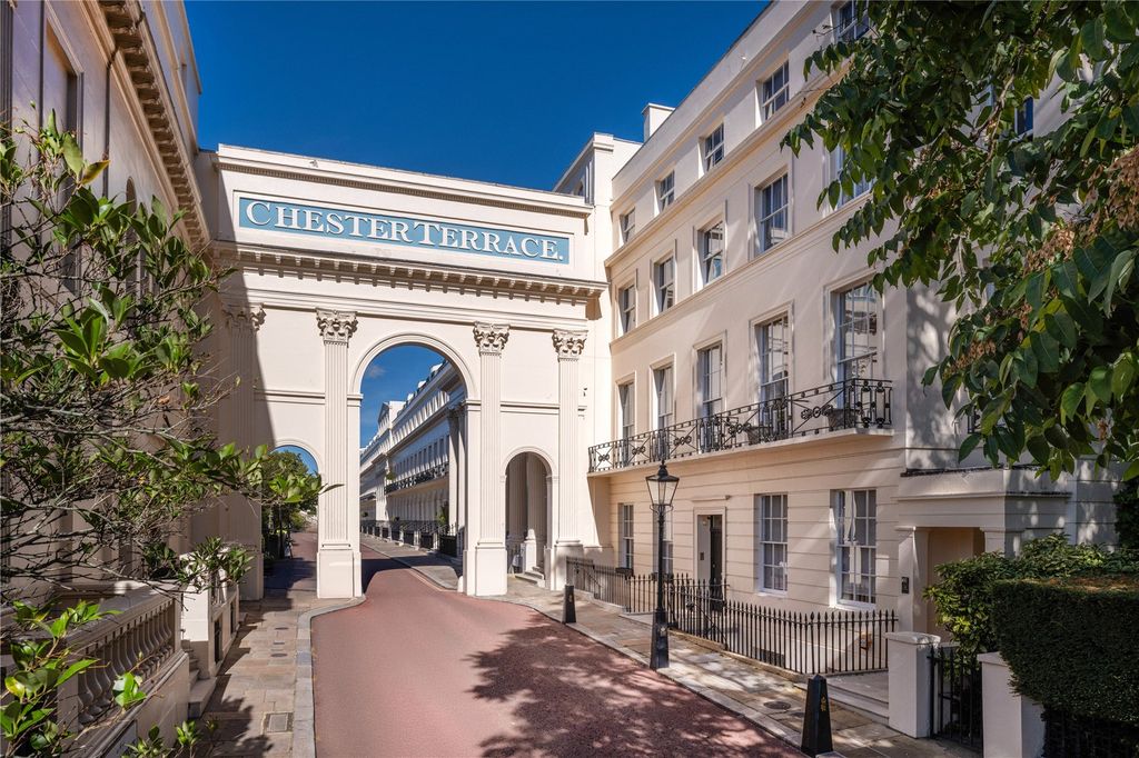 Property photo 1 of 20 Exterior