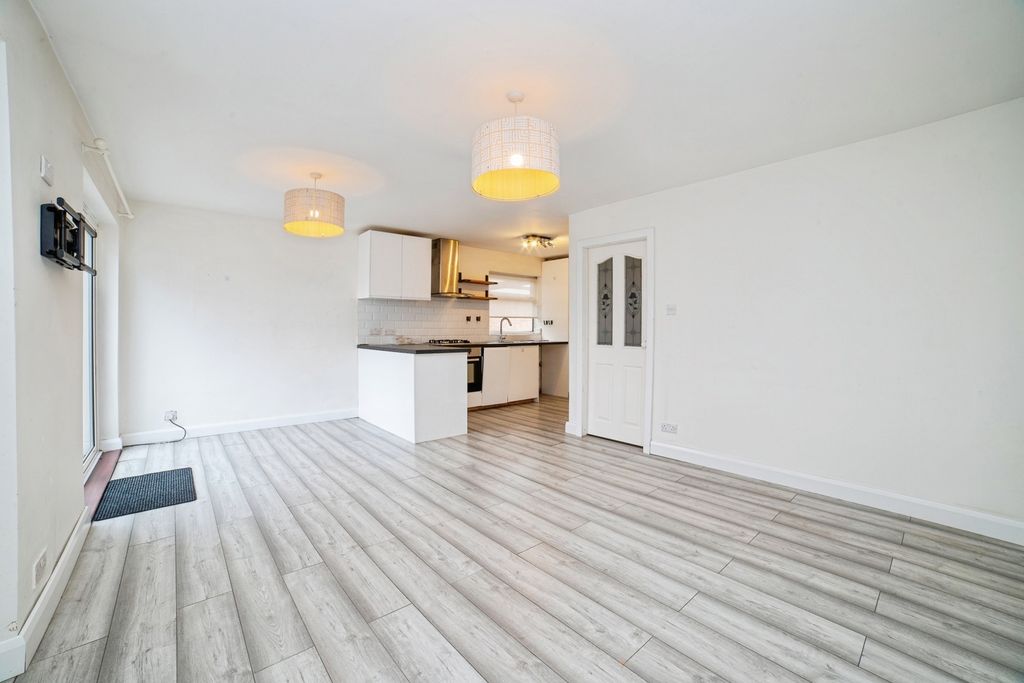 Property photo 3 of 13 Pbox-Img.Jpg