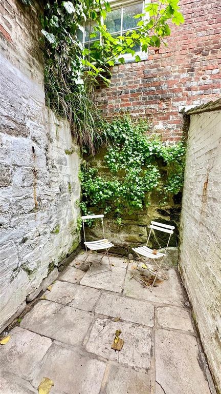Property photo 3 of 18