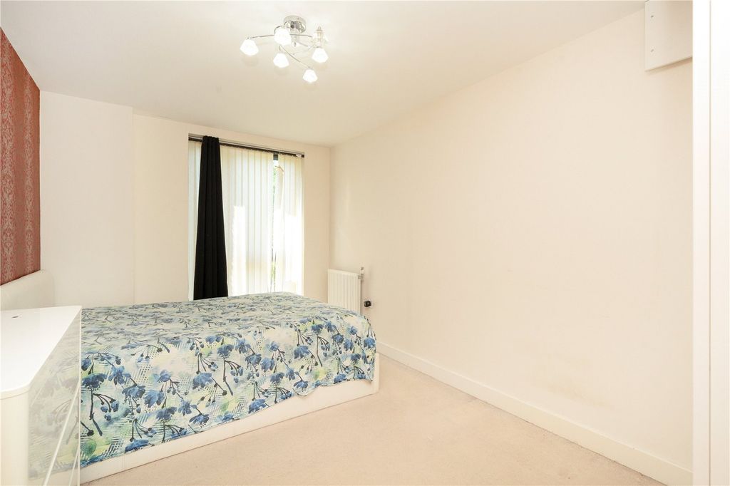 Property photo 3 of 6 Picture No. 06