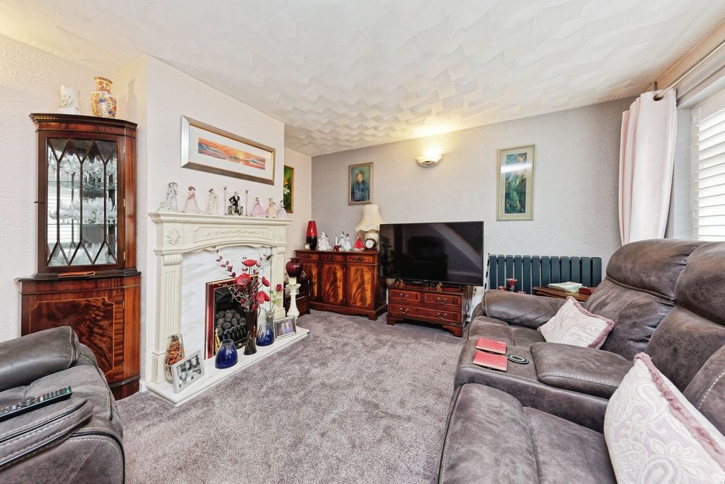 Property photo 3 of 13 Pbox-Img.Jpg