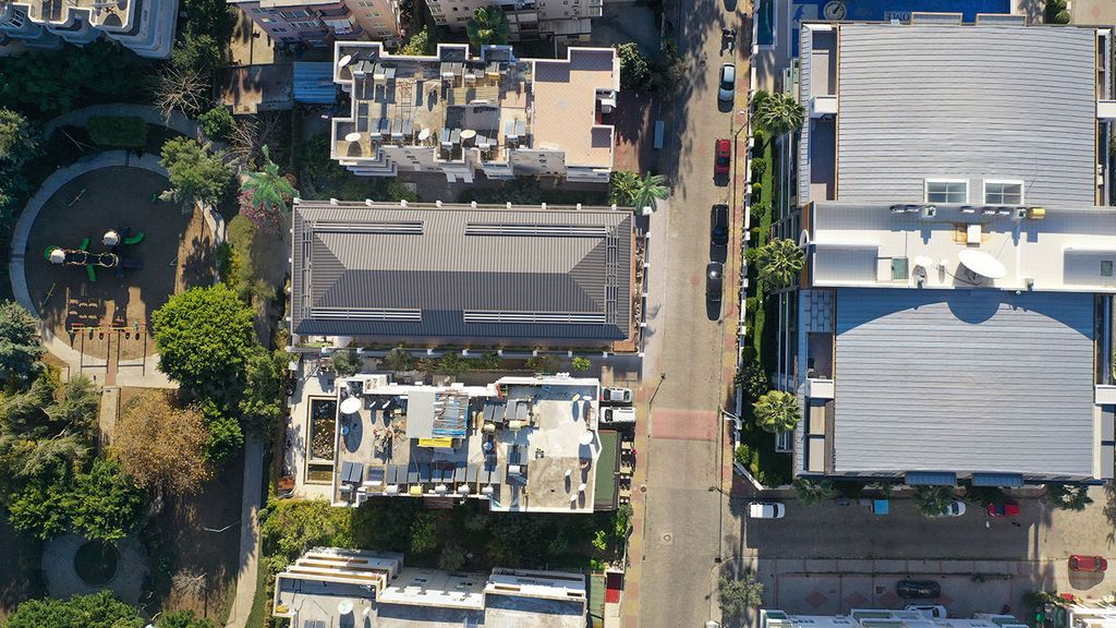 Property photo 2 of 28