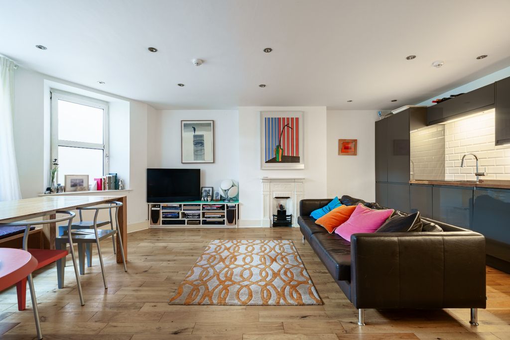 Property photo 3 of 16 5247422