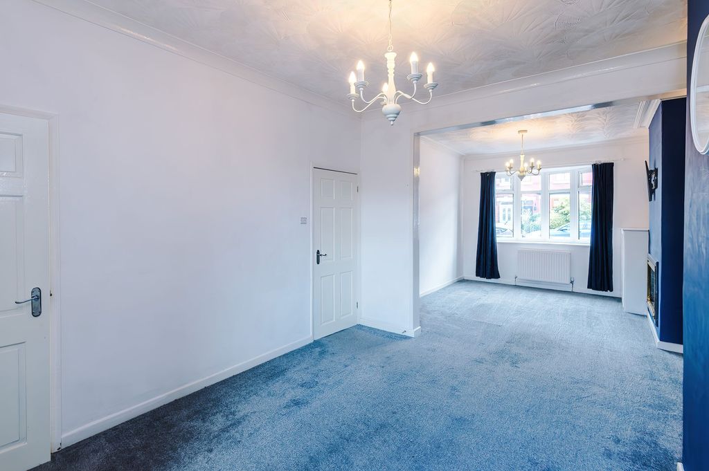 Property photo 2 of 27