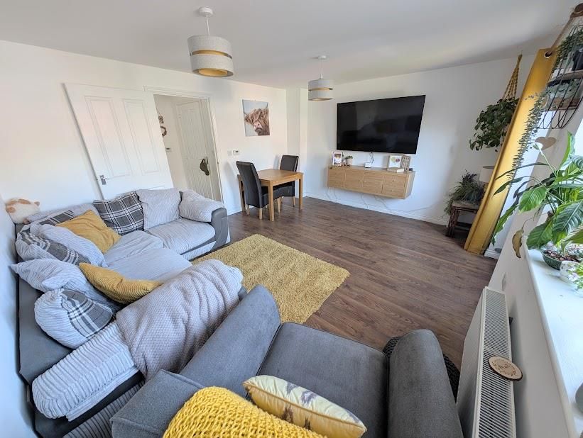 Property photo 3 of 14 Lounge