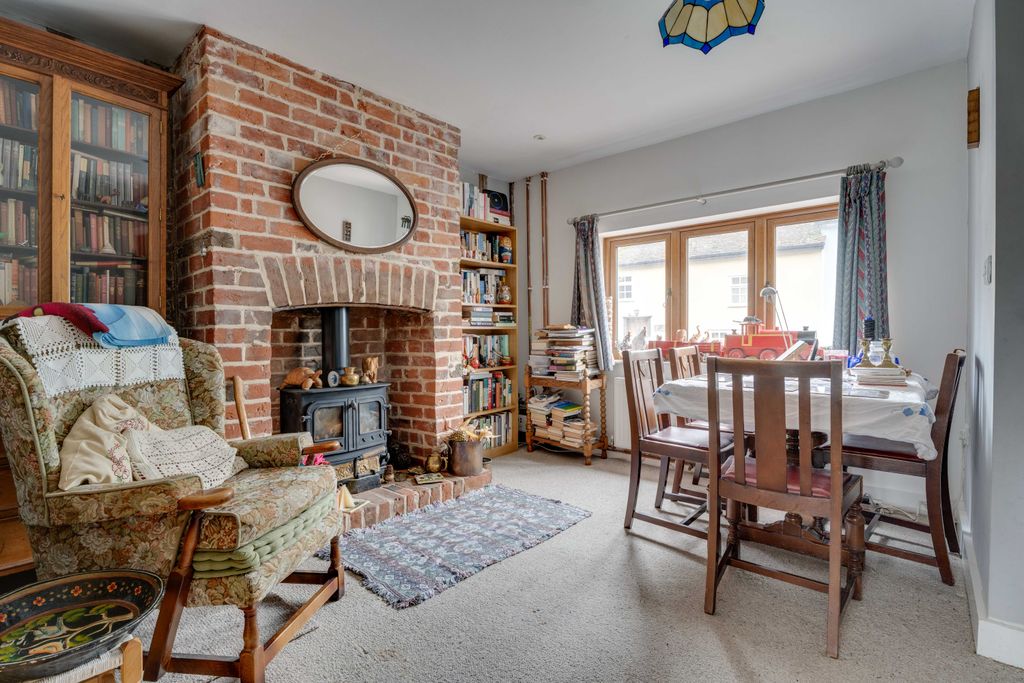 Property photo 2 of 11