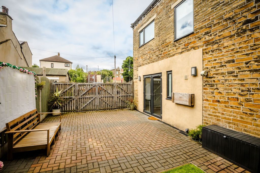 Property photo 3 of 24