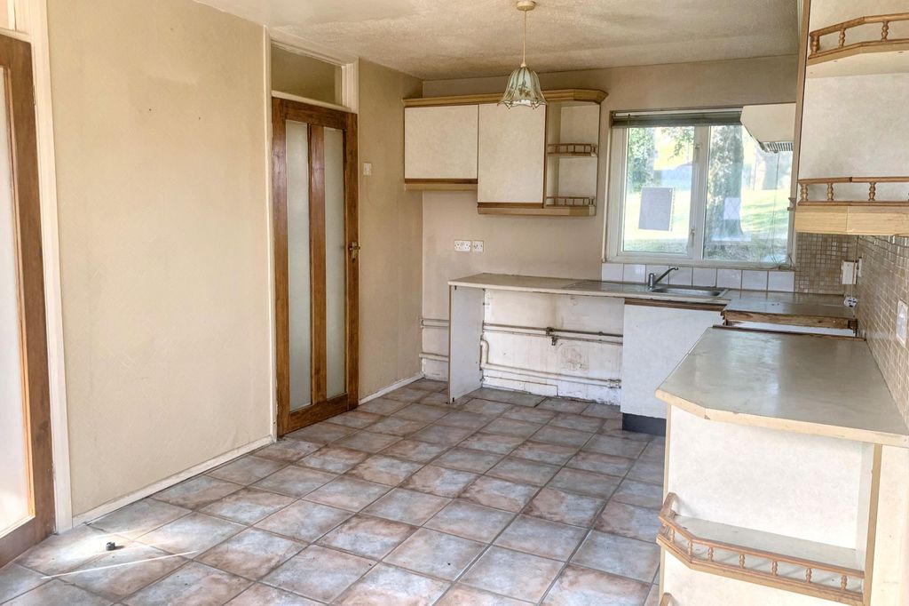 Property photo 3 of 17 109 Douglas Place, Blackburn, Bb1 9st