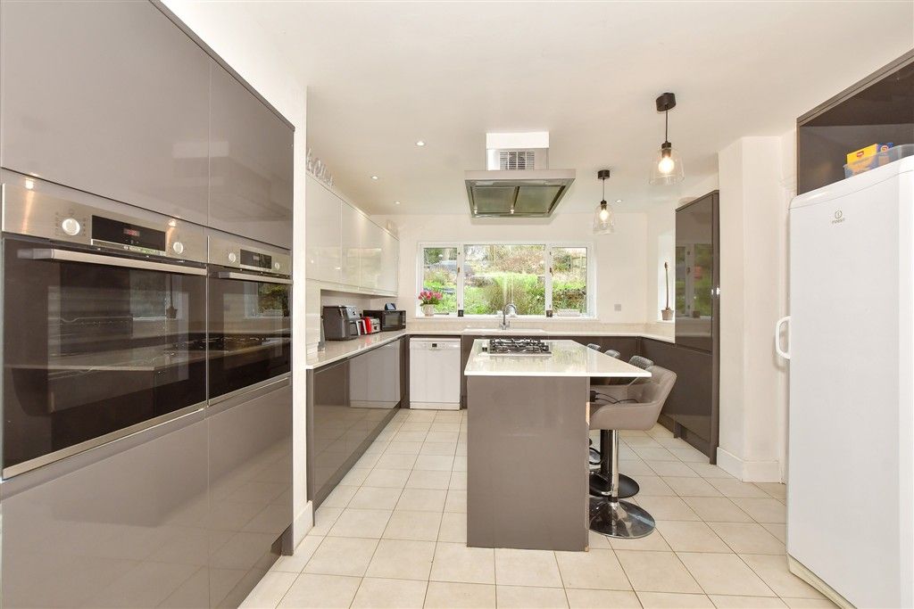 Property photo 3 of 20 Kitchen