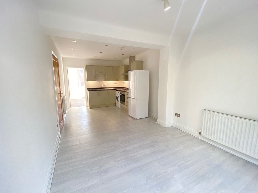 Property photo 3 of 11 Exterior