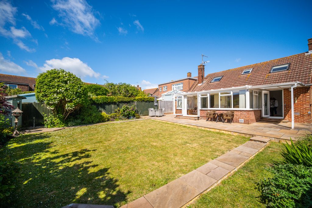 Property photo 2 of 30