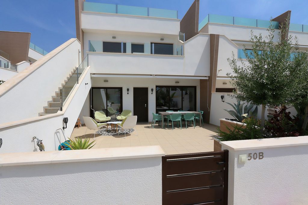 Property photo 2 of 34