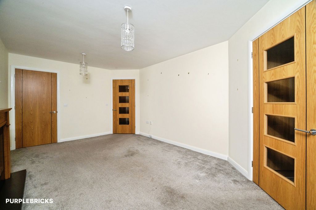 Property photo 2 of 18 Living Room