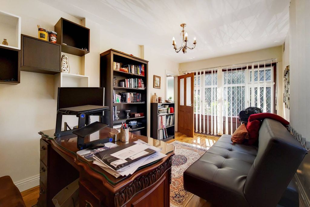 Property photo 3 of 24