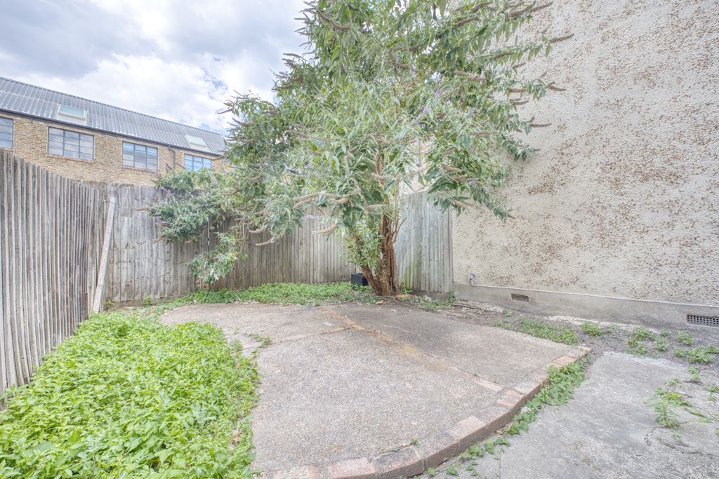 Property photo 3 of 20