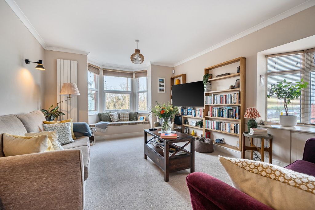 Property photo 2 of 23 1430110-16-69Bd95...