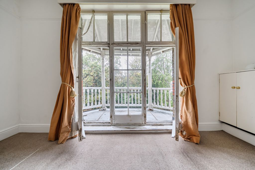 Property photo 2 of 27 Reception