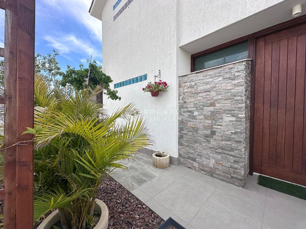 Property photo 1 of 26