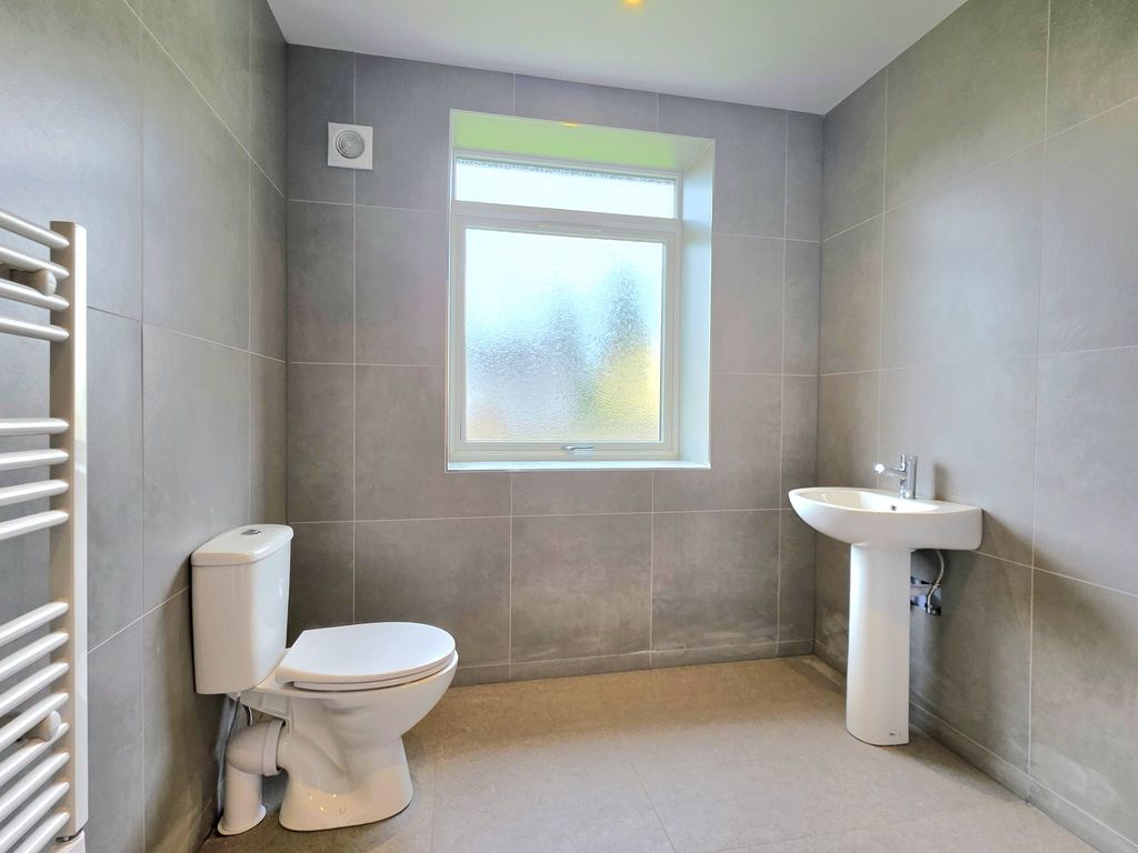 Property photo 3 of 10 Wetroom