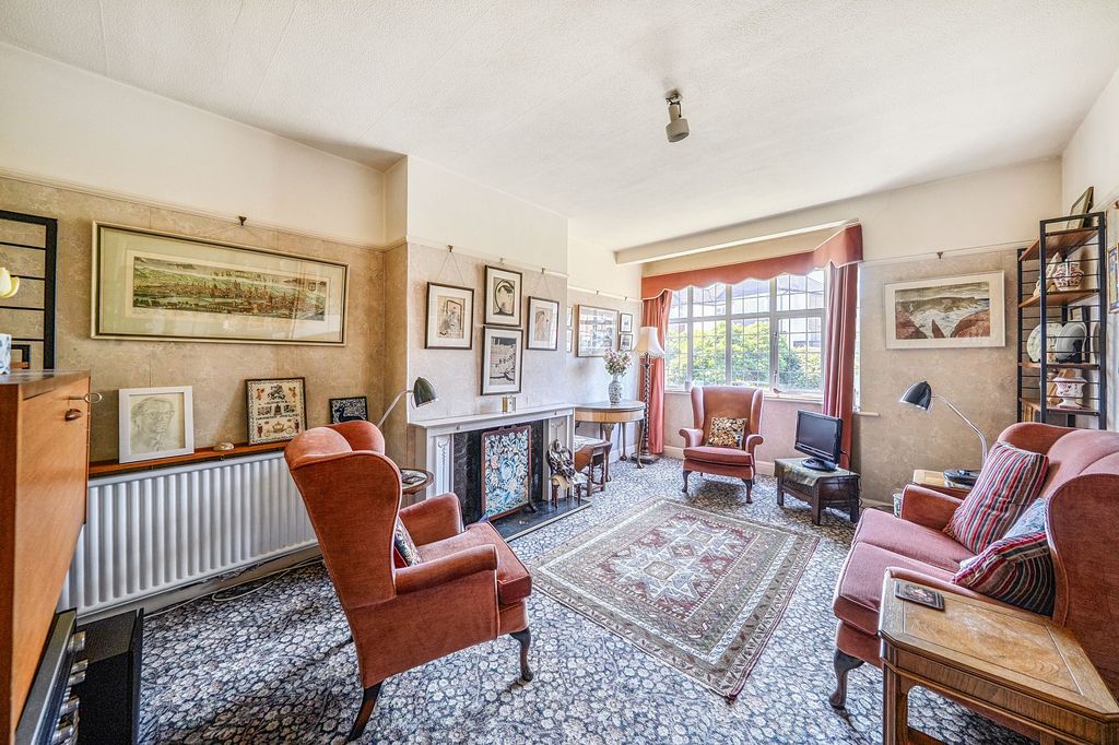 Property photo 3 of 17