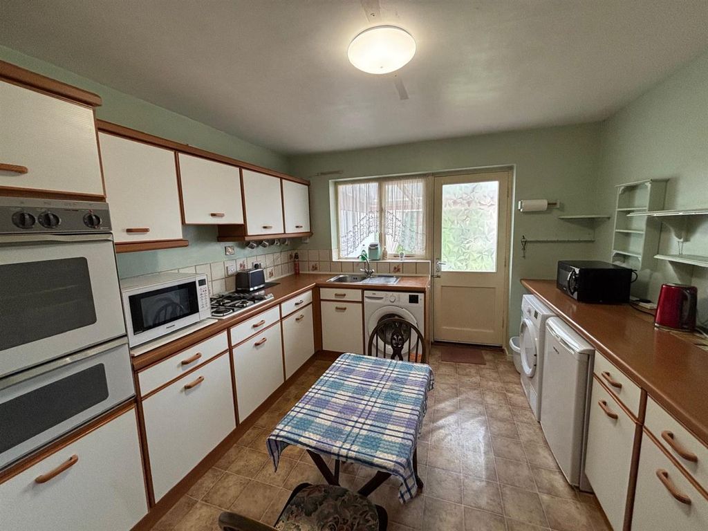 Property photo 3 of 23 32.Jpg