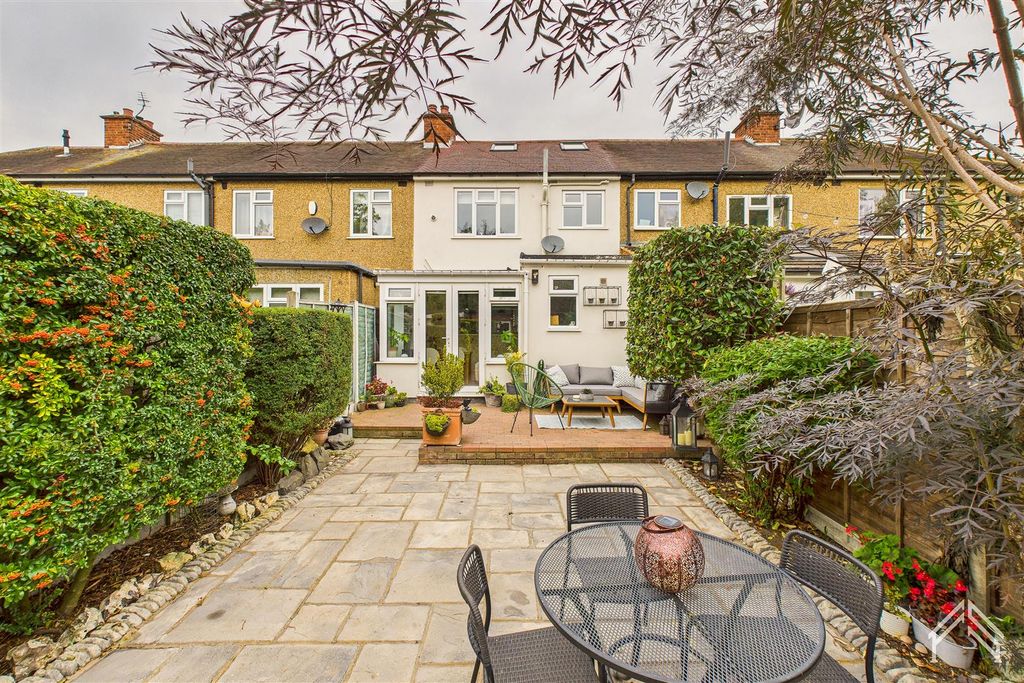 Property photo 2 of 16 Cam02700G0-Pr0399-Still016.Jpg