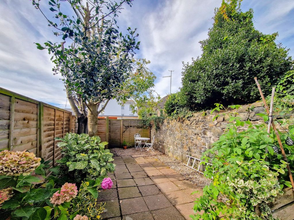 Property photo 3 of 21
