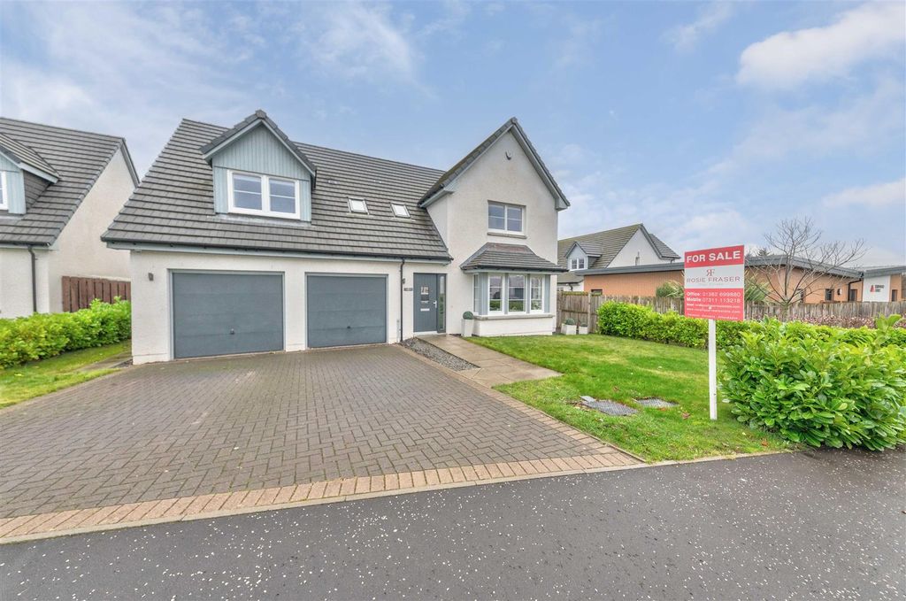 Property photo 1 of 35 12 Mona Crescent Bf-33.Jpg