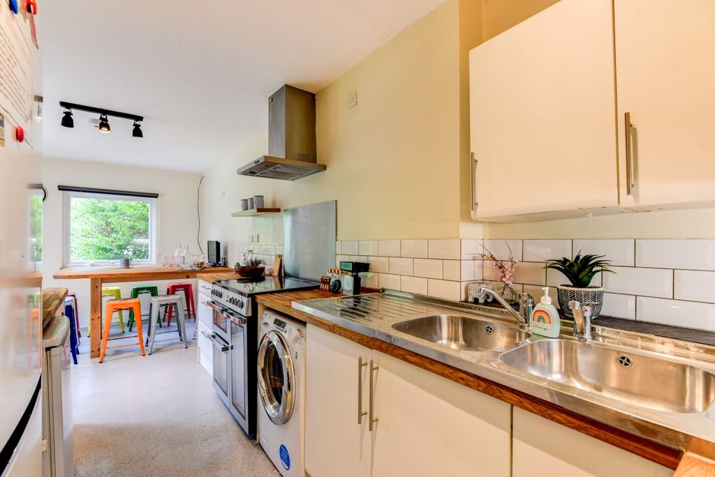 Property photo 2 of 8 Bright And Welcoming Kitchen With Modern Appliance...