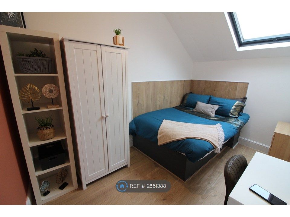 Property photo 1 of 16 Room 7 (Loft Room - Angle 1)