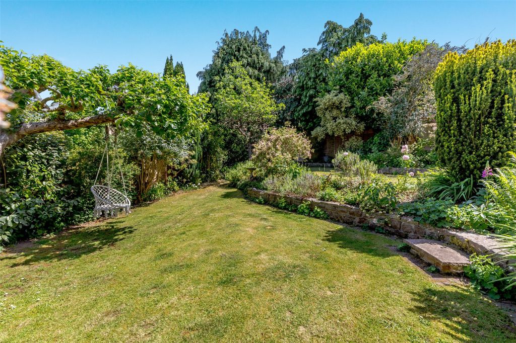 Property photo 2 of 19 Garden