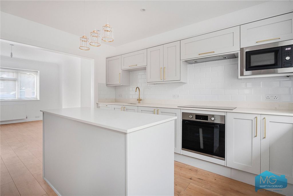 Property photo 2 of 14 Picture No. 30