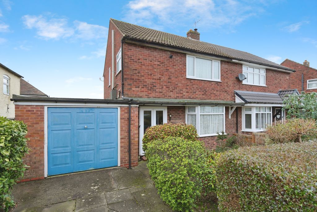 Property photo 1 of 18 Front