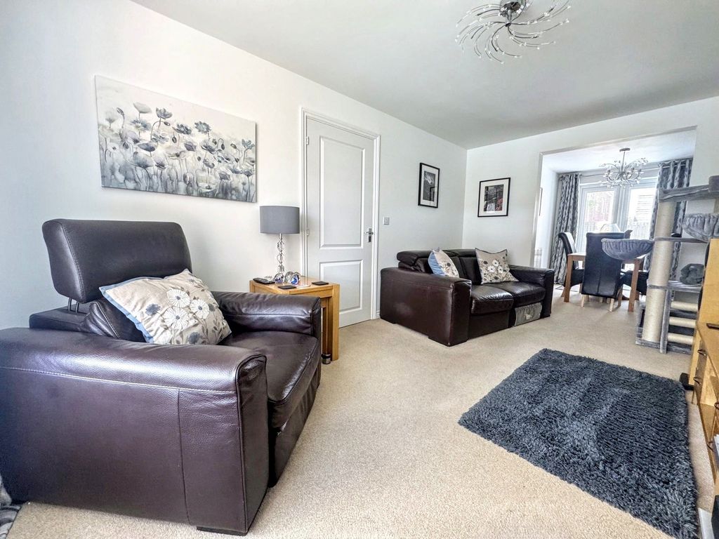 Property photo 3 of 24