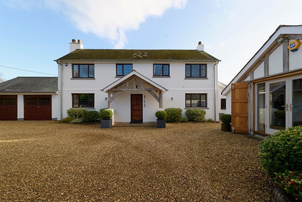 Property photo 1 of 33