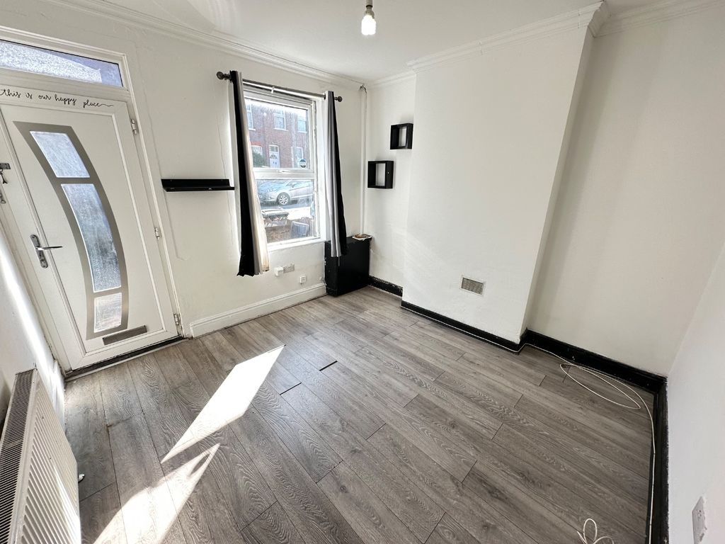 Property photo 2 of 9 2336802