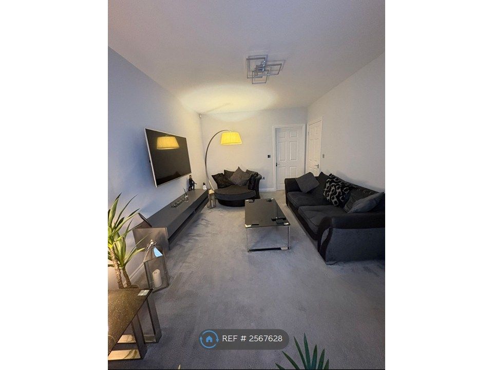 Property photo 2 of 17 Living Room
