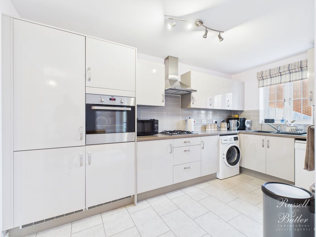 Property photo 2 of 12 Cam01995G0-Pr0382-Still004