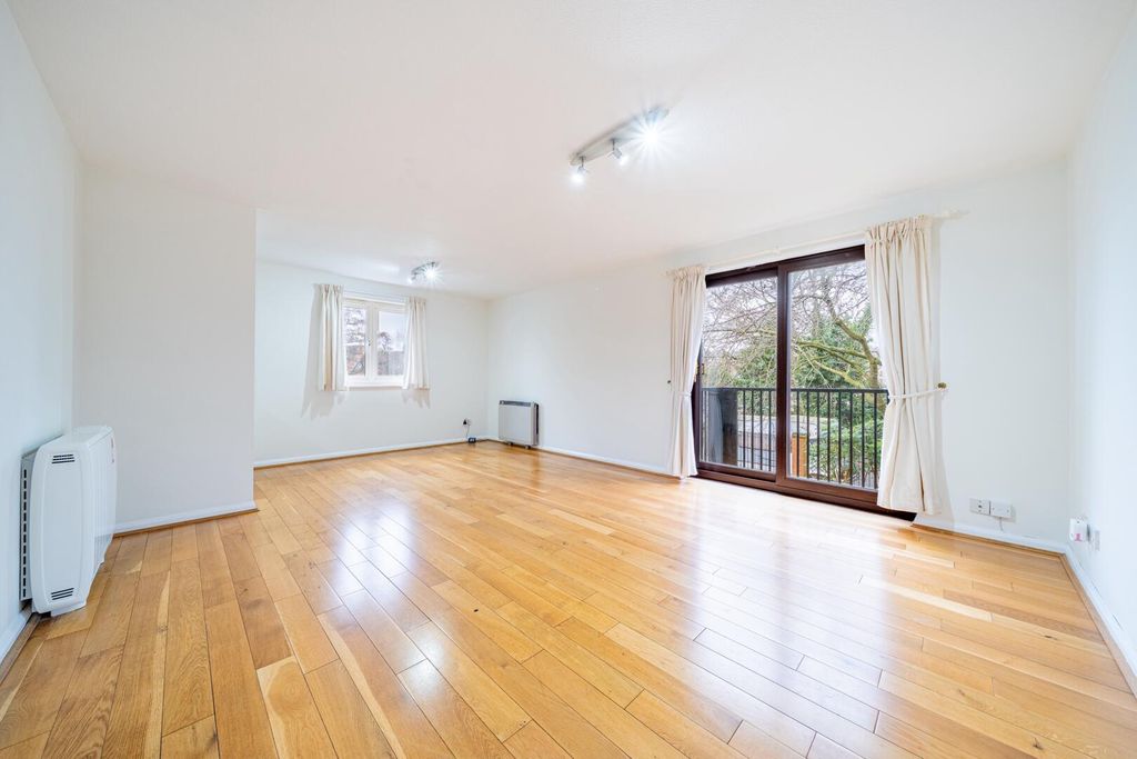 Property photo 2 of 20 Living Room