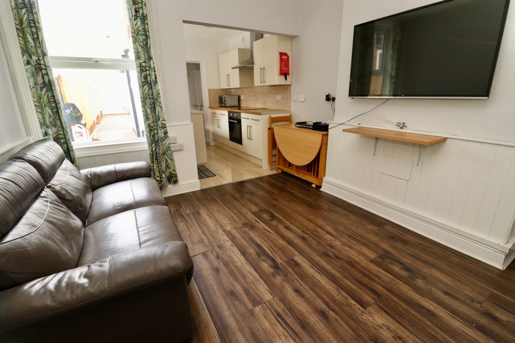 Property photo 3 of 10 Img_7086