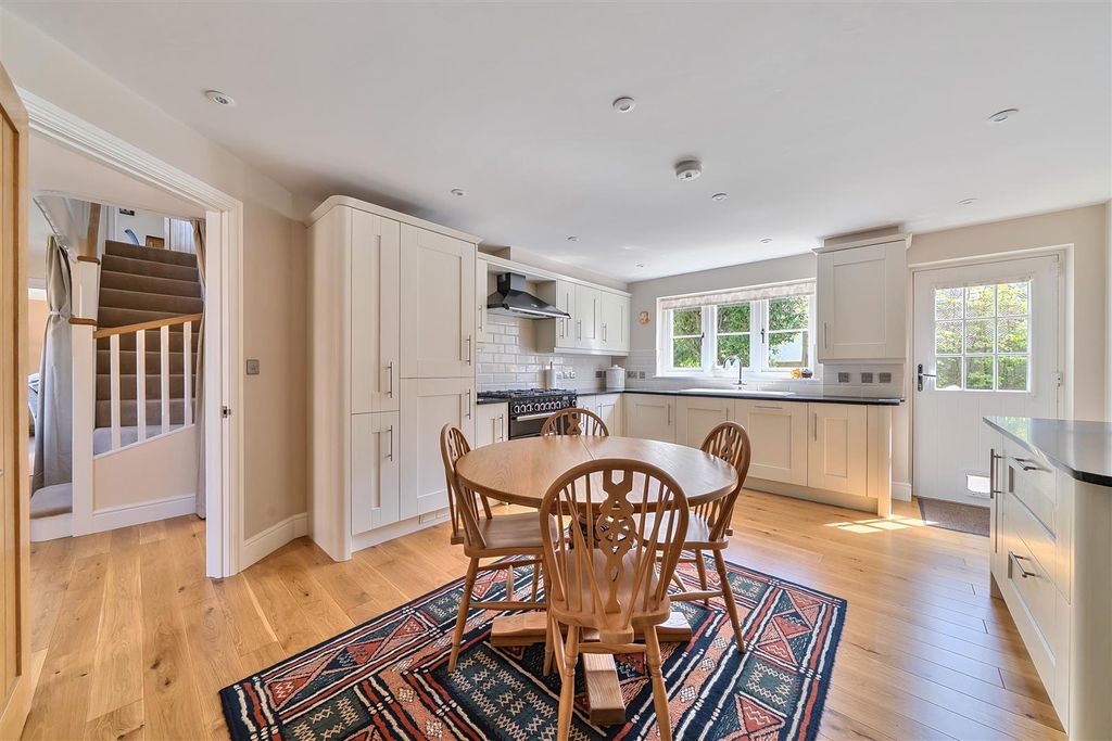 Property photo 2 of 16 Kitchen/Breakfast Room