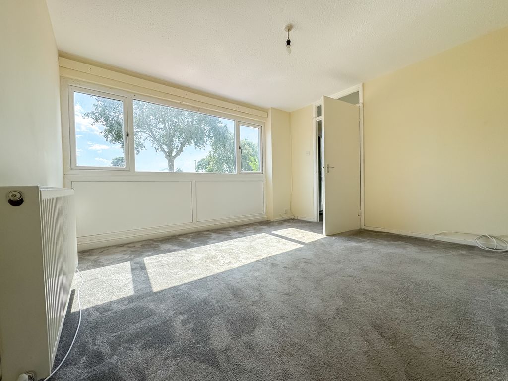 Property photo 3 of 16 Darnton Ewemove Middlesbrough-8