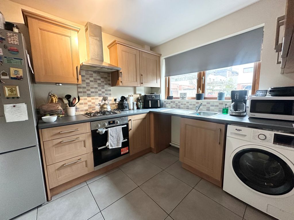 Property photo 2 of 11 Front